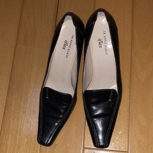 Anne Klein heels.  Simple and Elegant 7.5